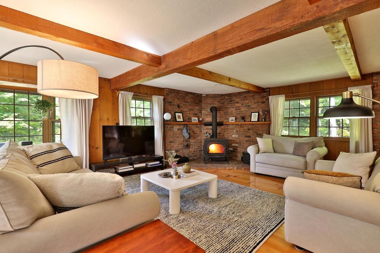 Forest Mountain Escape- Beautiful Mountaintop Escape In Mendon, Vt, 20 Min To Killington 14 To Pico, Home Экстерьер фото